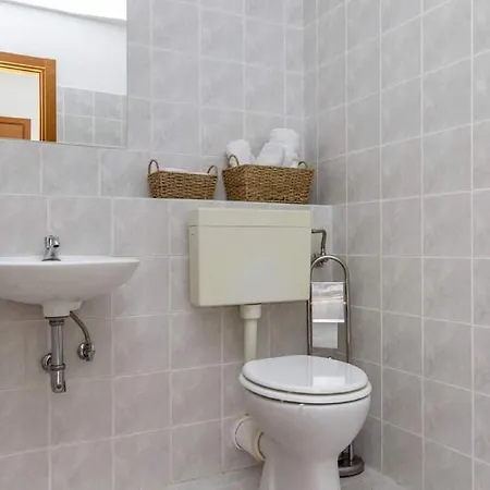 Jurmar - With Terrace Apartman Split