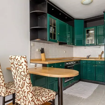 Jurmar - With Terrace Apartman Split